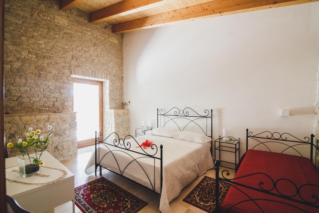 Ai Pilieri Di Bagnoli Villa Castel Del Monte  Exteriör bild